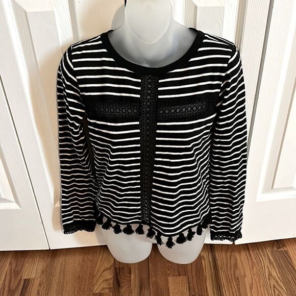 n/nicholas black and white striped long sleeve tassel shirt women’s size 4 - Picture 1 of 7